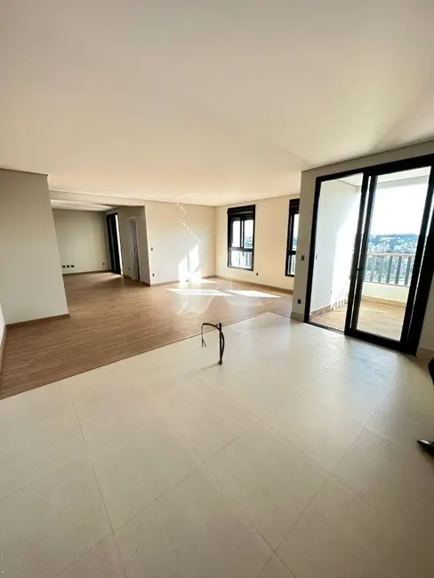 Apartamento com 3 quartos à venda, 150m2 em Vila Industrial, Toledo - PR - imagem 4 Foto 4 de Apartamento com 3 quartos à venda, 150m2 em Vila Industrial, Toledo - PR