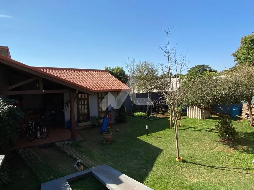 Casa com 4 quartos à venda, 234m2 em Jardim Gisela, Toledo - PR - imagem 9 Foto 9 de Casa com 4 quartos à venda, 234m2 em Jardim Gisela, Toledo - PR