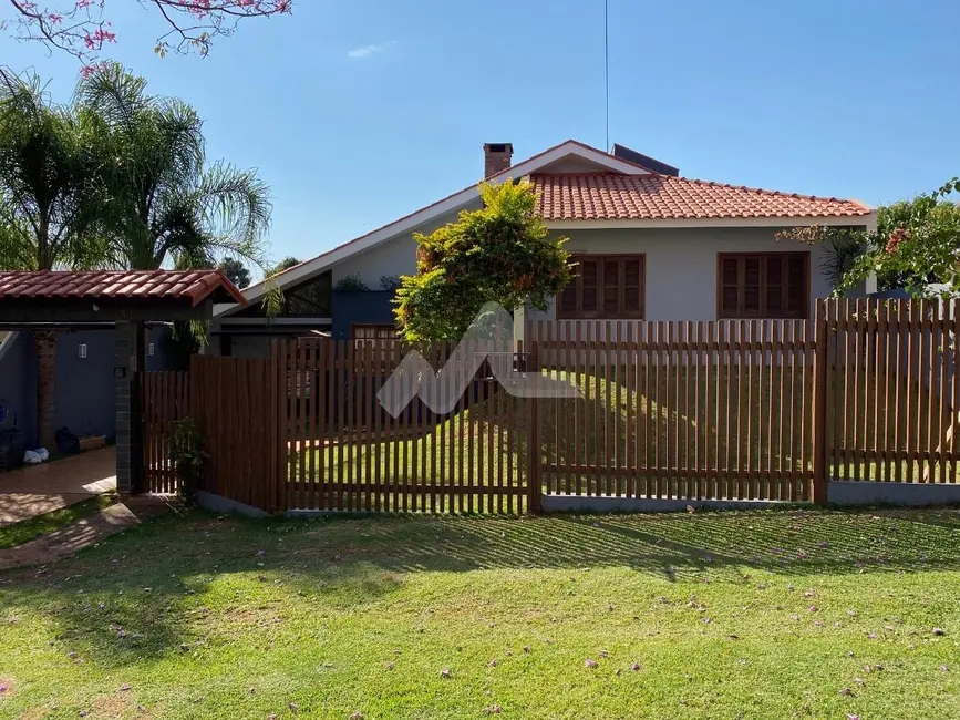 Casa com 4 quartos à venda, 234m2 em Jardim Gisela, Toledo - PR - imagem 2 Foto 2 de Casa com 4 quartos à venda, 234m2 em Jardim Gisela, Toledo - PR