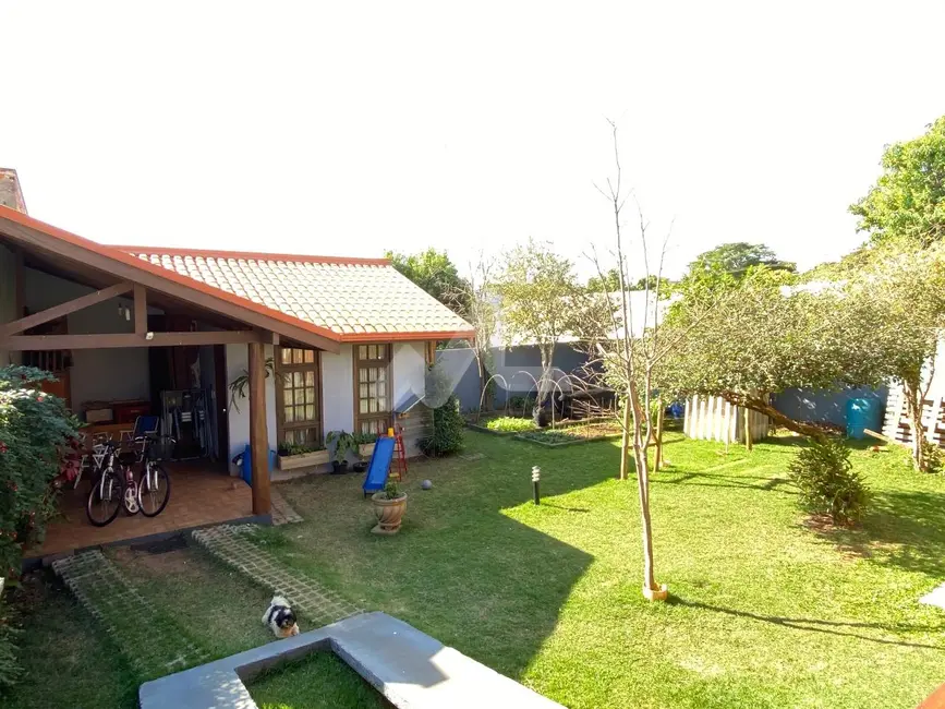 Casa com 4 quartos à venda, 234m2 em Jardim Gisela, Toledo - PR - imagem 3 Foto 3 de Casa com 4 quartos à venda, 234m2 em Jardim Gisela, Toledo - PR