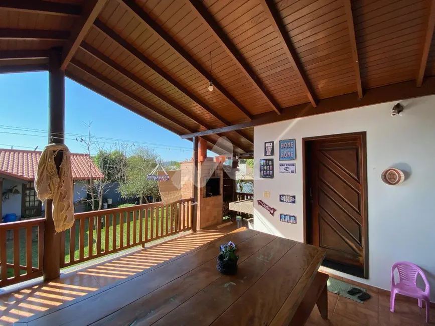 Casa com 4 quartos à venda, 234m2 em Jardim Gisela, Toledo - PR - imagem 7 Foto 7 de Casa com 4 quartos à venda, 234m2 em Jardim Gisela, Toledo - PR