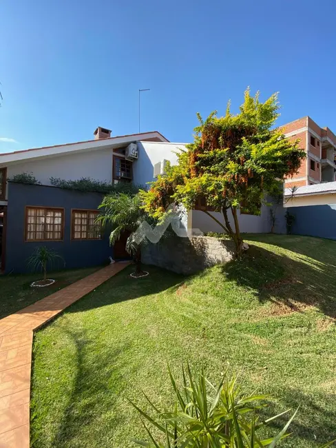 Casa com 4 quartos à venda, 234m2 em Jardim Gisela, Toledo - PR - imagem 8 Foto 8 de Casa com 4 quartos à venda, 234m2 em Jardim Gisela, Toledo - PR