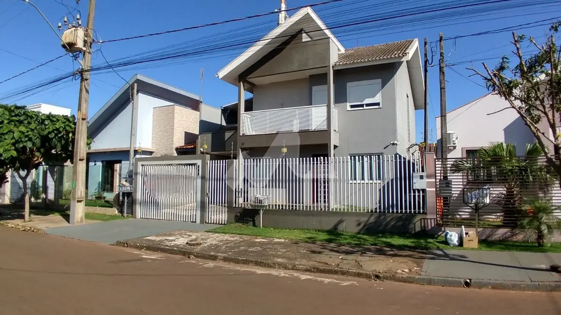 Foto 1 de Casa com 3 quartos à venda, 227m2 em Jardim Coopagro, Toledo - PR