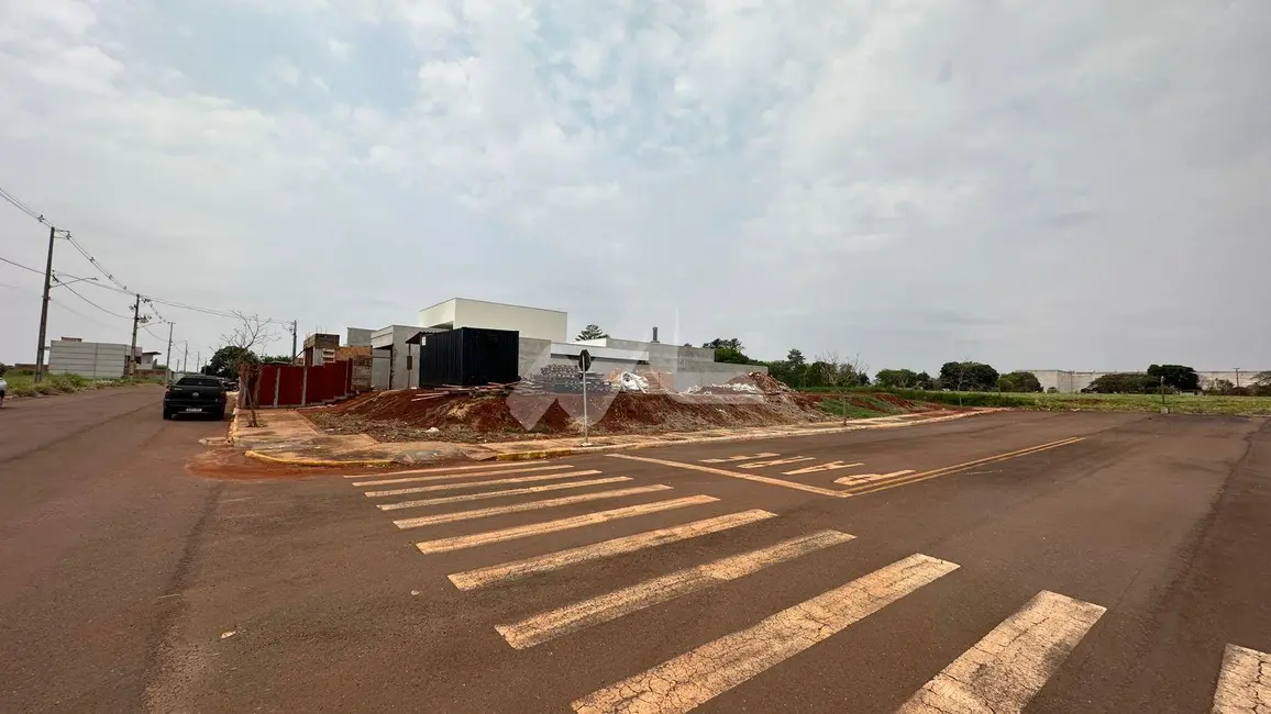 Foto 1 de Terreno / Lote à venda, 644m2 em Tocantins, Toledo - PR