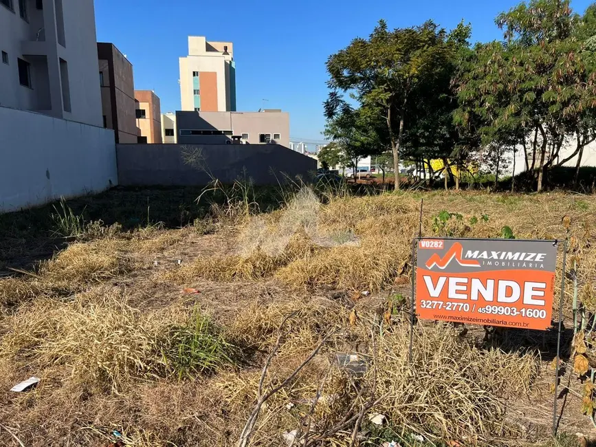 Foto 1 de Terreno / Lote à venda, 420m2 em Tocantins, Toledo - PR