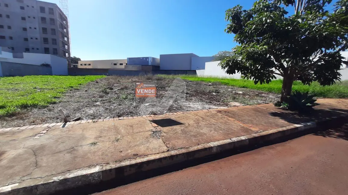 Foto 1 de Terreno / Lote à venda, 553m2 em Vila Industrial, Toledo - PR