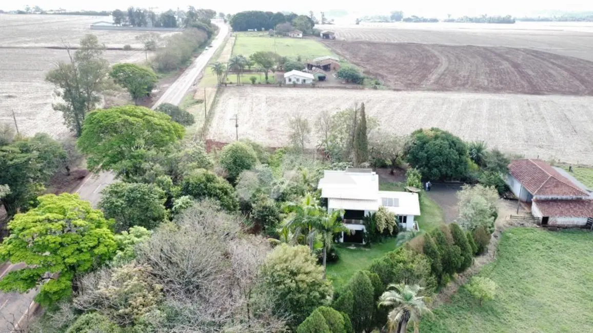 Chácara à venda, 214m2 em Toledo - PR - imagem 2 Foto 2 de Chácara à venda, 214m2 em Toledo - PR