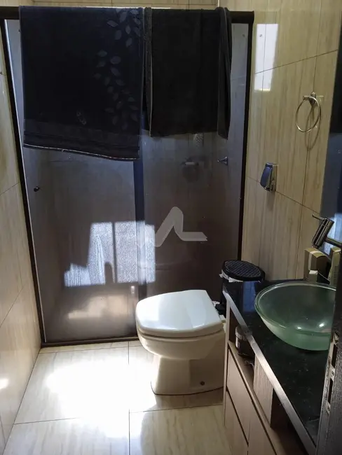 Casa com 3 quartos à venda, 141m2 em Toledo - PR - imagem 6 Foto 6 de Casa com 3 quartos à venda, 141m2 em Toledo - PR