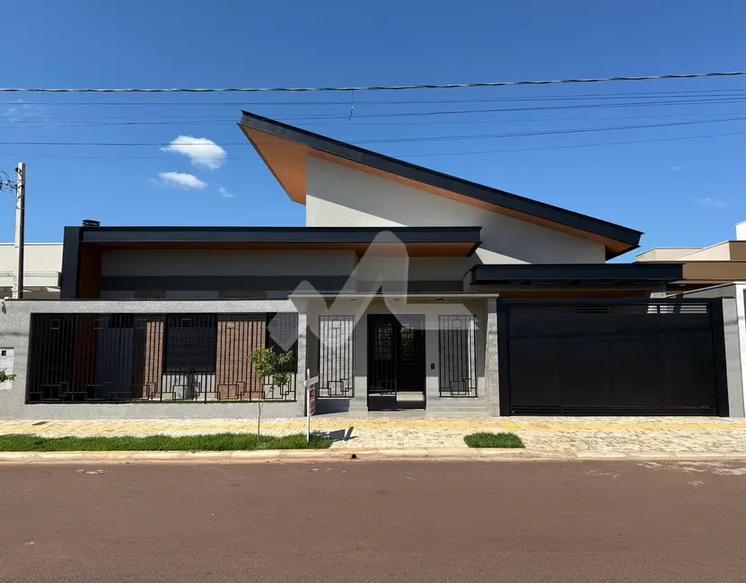 Foto 1 de Casa com 2 quartos à venda, 142m2 em Jardim Gisela, Toledo - PR