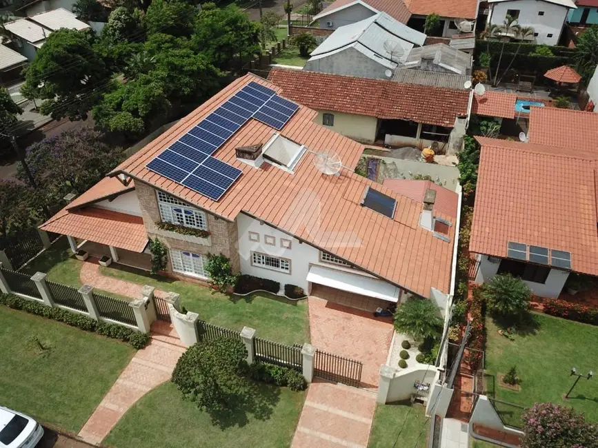 Foto 1 de Casa com 3 quartos à venda, 300m2 em Centro, Marechal Candido Rondon - PR