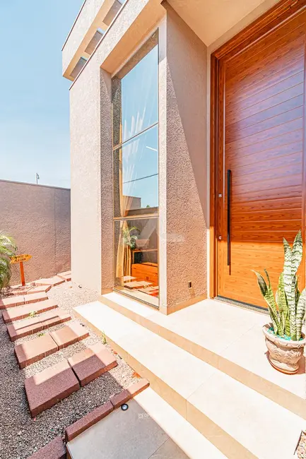 Casa com 3 quartos à venda, 253m2 em Jardim Porto Alegre, Toledo - PR - imagem 4 Foto 4 de Casa com 3 quartos à venda, 253m2 em Jardim Porto Alegre, Toledo - PR