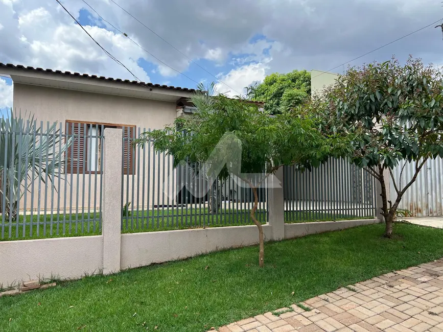 Casa com 2 quartos à venda, 182m2 em Jardim Bressan, Toledo - PR - imagem 3 Foto 3 de Casa com 2 quartos à venda, 182m2 em Jardim Bressan, Toledo - PR