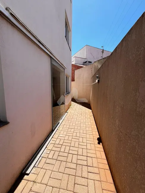 Apartamento com 2 quartos à venda em Jardim Porto Alegre, Toledo - PR - imagem 5 Foto 5 de Apartamento com 2 quartos à venda em Jardim Porto Alegre, Toledo - PR