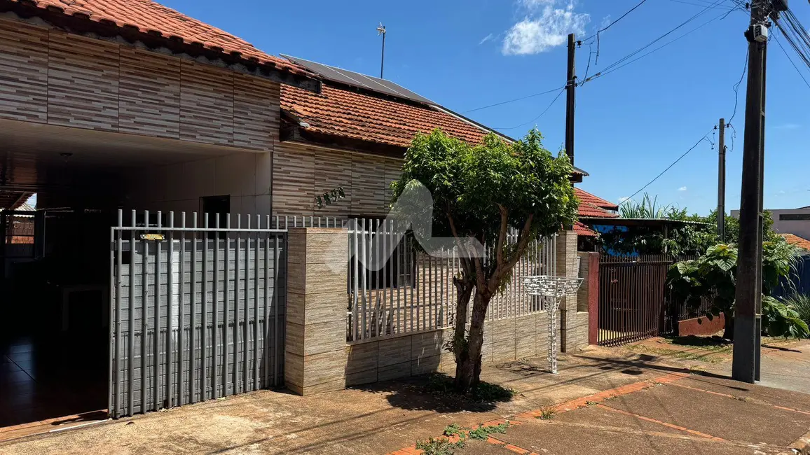 Foto 2 de Casa à venda, 77m2 em Jardim Europa, Toledo - PR