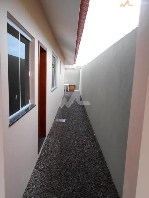 Foto 3 de Casa com 2 quartos para alugar, 120m2 em Jardim Coopagro, Toledo - PR