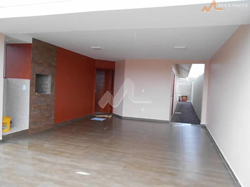 Foto 2 de Casa com 2 quartos para alugar, 120m2 em Jardim Coopagro, Toledo - PR