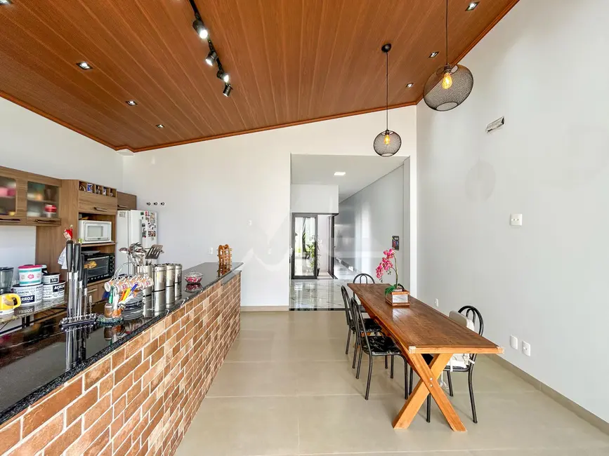 Casa com 2 quartos à venda, 125m2 em Vila Industrial, Toledo - PR - imagem 5 Foto 5 de Casa com 2 quartos à venda, 125m2 em Vila Industrial, Toledo - PR