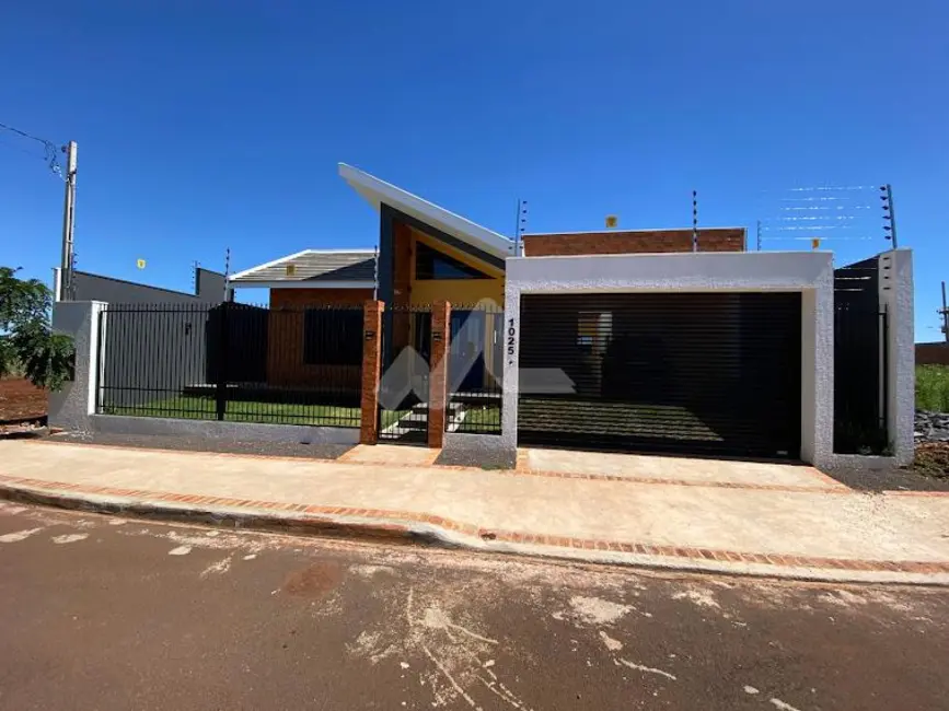 Foto 2 de Casa com 2 quartos à venda, 180m2 em Tocantins, Toledo - PR