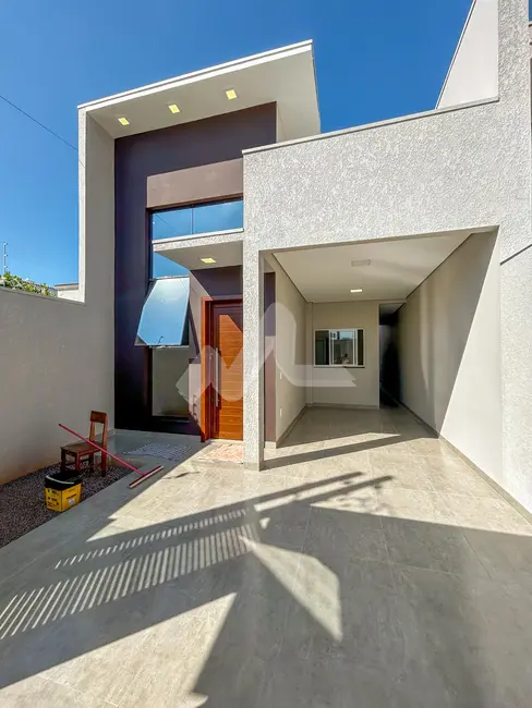 Foto 1 de Casa com 2 quartos à venda, 111m2 em Jardim Gisela, Toledo - PR
