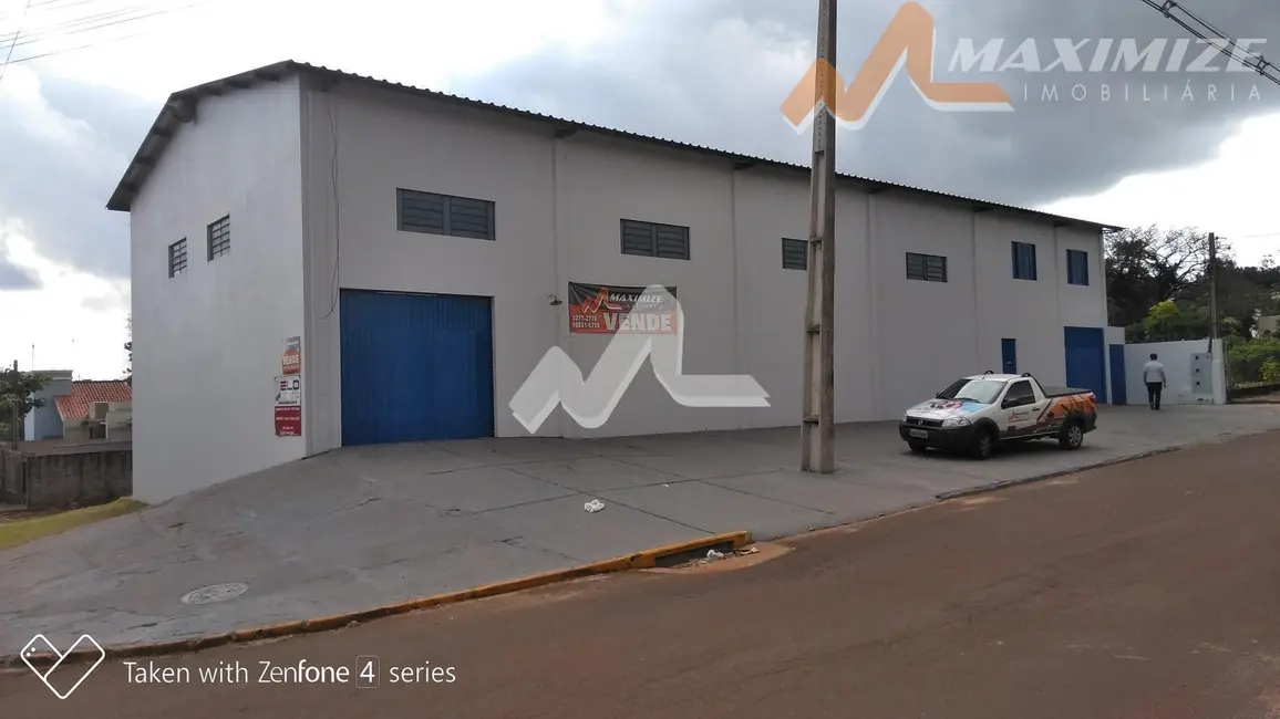 Foto 1 de Armazém / Galpão à venda, 338m2 em Jardim Pancera, Toledo - PR