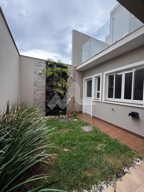 Sobrado com 2 quartos para alugar, 150m2 em Tocantins, Toledo - PR - imagem 9 Foto 9 de Sobrado com 2 quartos para alugar, 150m2 em Tocantins, Toledo - PR