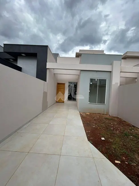 Foto 1 de Casa com 2 quartos à venda, 72m2 em Jardim Bressan, Toledo - PR
