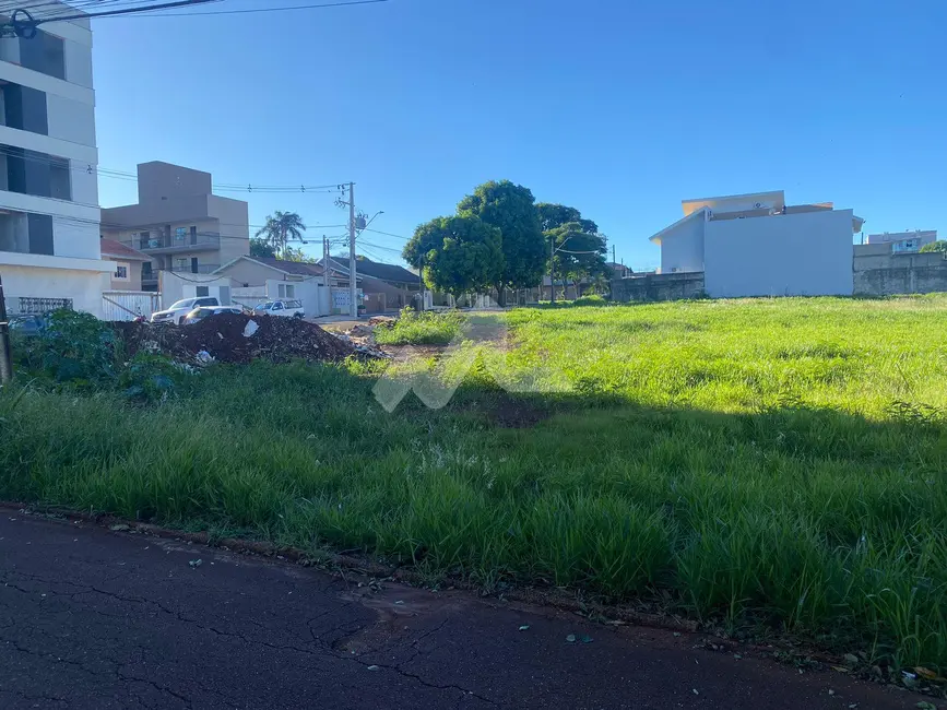 Foto 2 de Terreno / Lote à venda, 728m2 em Vila Becker, Toledo - PR