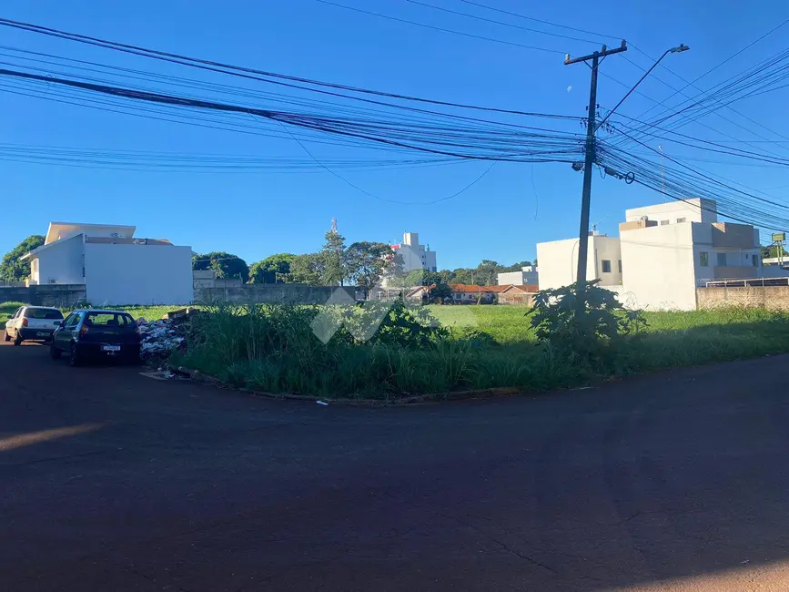 Foto 1 de Terreno / Lote à venda, 728m2 em Vila Becker, Toledo - PR