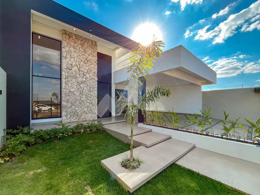 Casa com 3 quartos à venda, 235m2 em Tocantins, Toledo - PR - imagem 3 Foto 3 de Casa com 3 quartos à venda, 235m2 em Tocantins, Toledo - PR