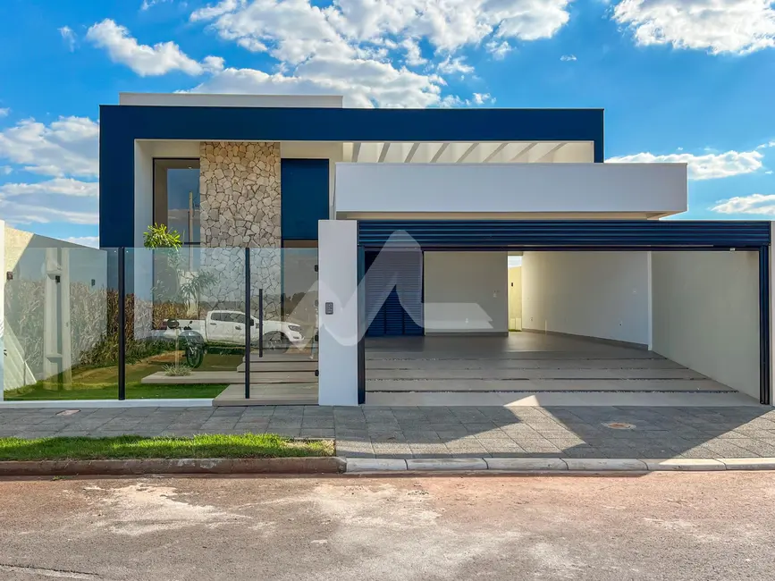 Casa com 3 quartos à venda, 235m2 em Tocantins, Toledo - PR - imagem 1 Foto 1 de Casa com 3 quartos à venda, 235m2 em Tocantins, Toledo - PR