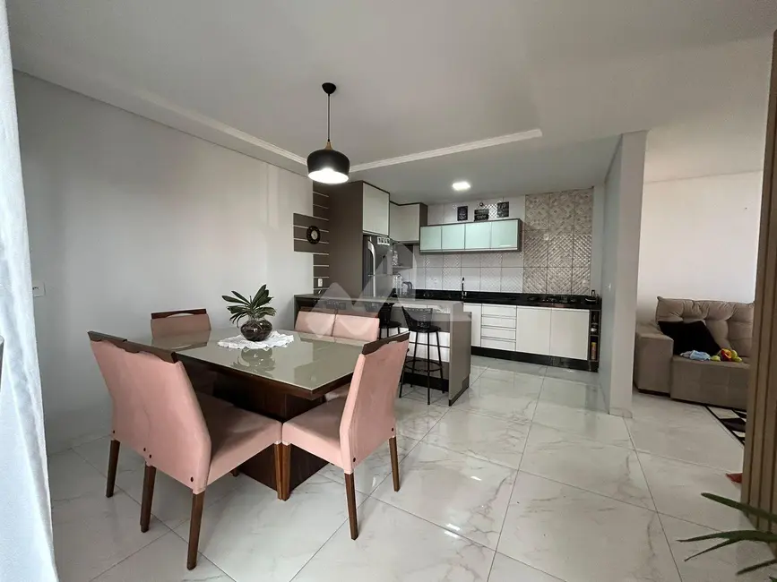 Sobrado com 2 quartos à venda, 140m2 em Jardim Europa, Toledo - PR - imagem 4 Foto 4 de Sobrado com 2 quartos à venda, 140m2 em Jardim Europa, Toledo - PR