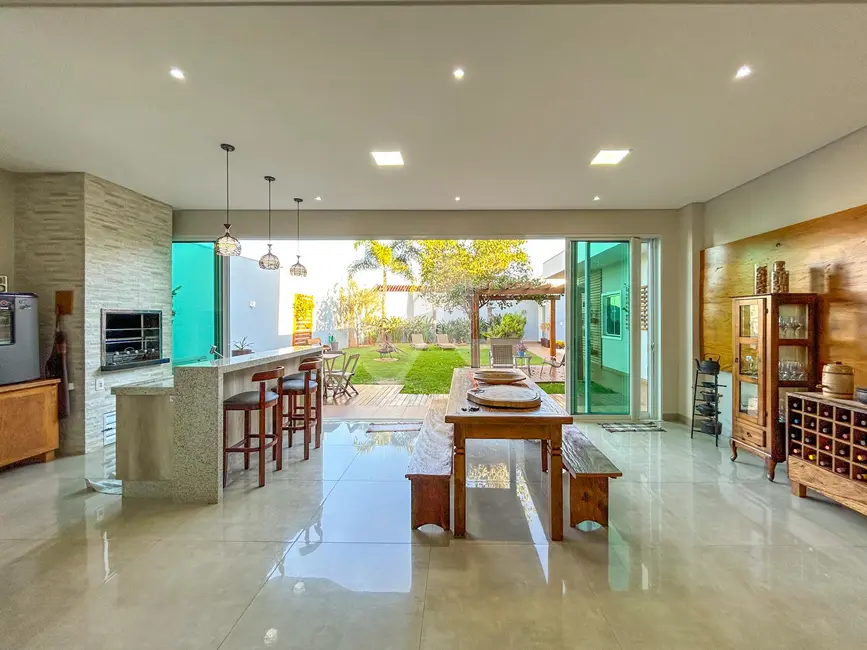 Casa com 2 quartos à venda, 200m2 em Jardim Porto Alegre, Toledo - PR - imagem 9 Foto 9 de Casa com 2 quartos à venda, 200m2 em Jardim Porto Alegre, Toledo - PR