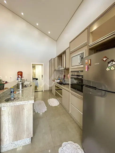 Casa com 2 quartos à venda, 200m2 em Jardim Porto Alegre, Toledo - PR - imagem 8 Foto 8 de Casa com 2 quartos à venda, 200m2 em Jardim Porto Alegre, Toledo - PR