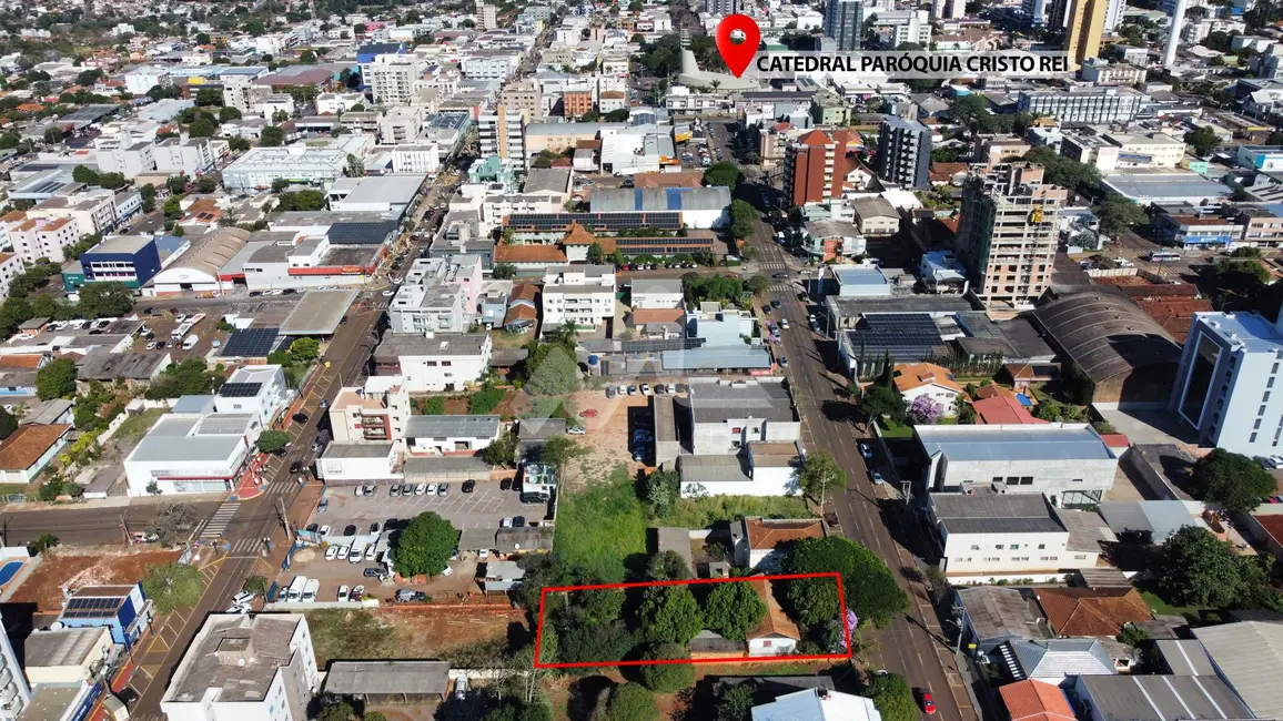 Foto 1 de Terreno / Lote à venda, 900m2 em Centro, Toledo - PR