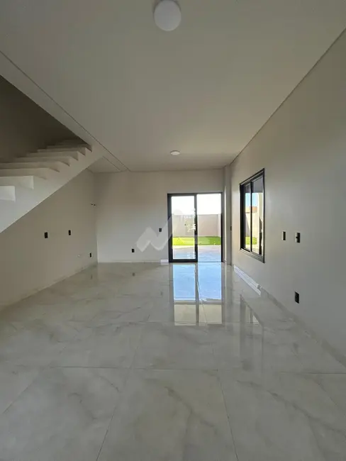 Sobrado com 2 quartos à venda, 180m2 em Tocantins, Toledo - PR - imagem 4 Foto 4 de Sobrado com 2 quartos à venda, 180m2 em Tocantins, Toledo - PR