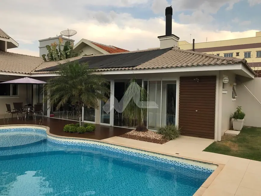 Casa à venda, 236m2 em Centro, Toledo - PR - imagem 10 Foto 10 de Casa à venda, 236m2 em Centro, Toledo - PR