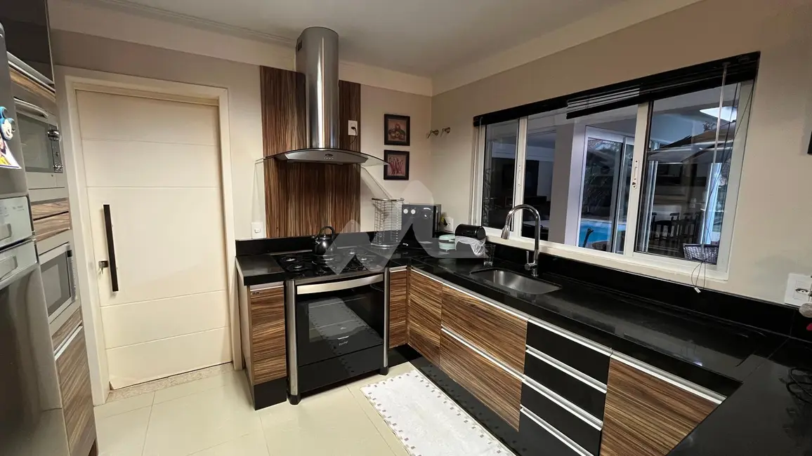 Casa à venda, 236m2 em Centro, Toledo - PR - imagem 11 Foto 11 de Casa à venda, 236m2 em Centro, Toledo - PR