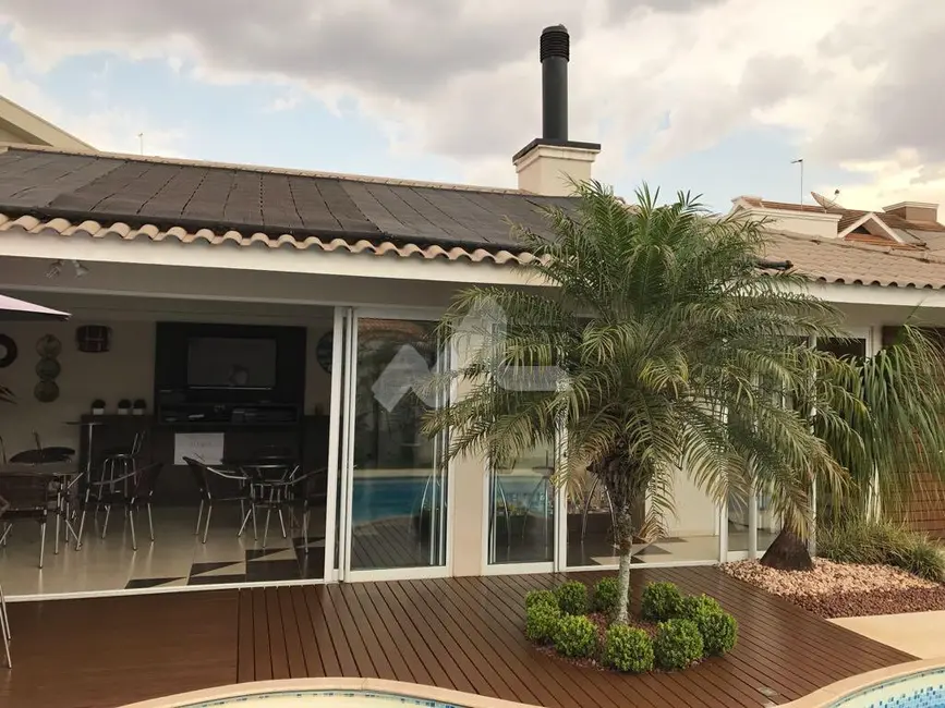 Casa à venda, 236m2 em Centro, Toledo - PR - imagem 9 Foto 9 de Casa à venda, 236m2 em Centro, Toledo - PR