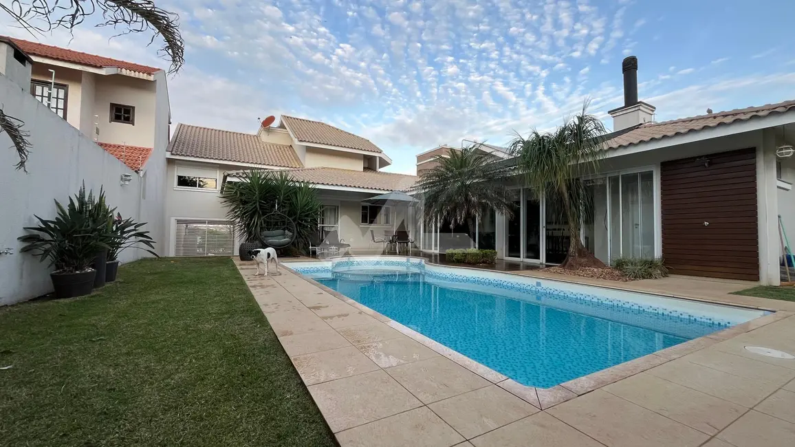 Casa à venda, 236m2 em Centro, Toledo - PR - imagem 5 Foto 5 de Casa à venda, 236m2 em Centro, Toledo - PR