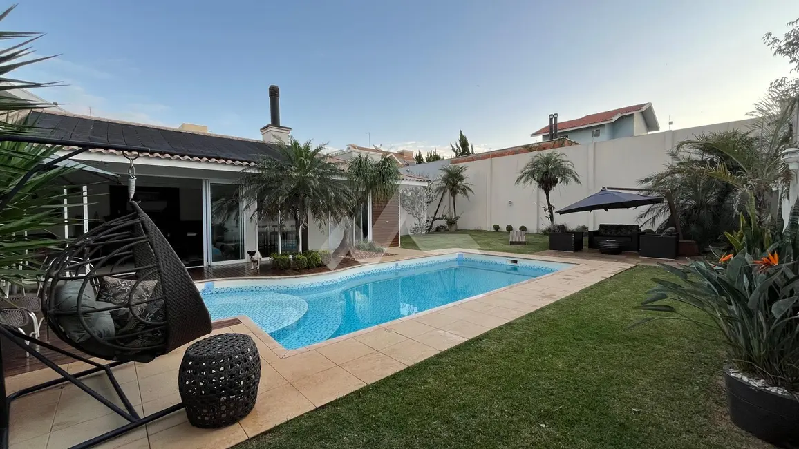 Casa à venda, 236m2 em Centro, Toledo - PR - imagem 4 Foto 4 de Casa à venda, 236m2 em Centro, Toledo - PR
