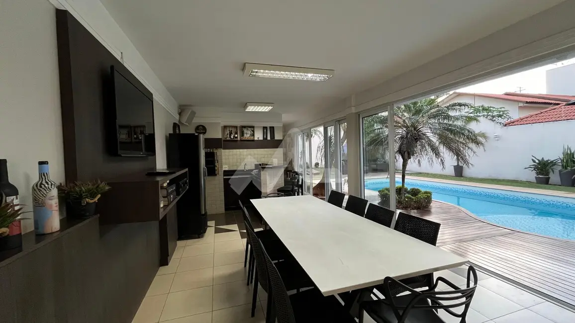 Casa à venda, 236m2 em Centro, Toledo - PR - imagem 7 Foto 7 de Casa à venda, 236m2 em Centro, Toledo - PR