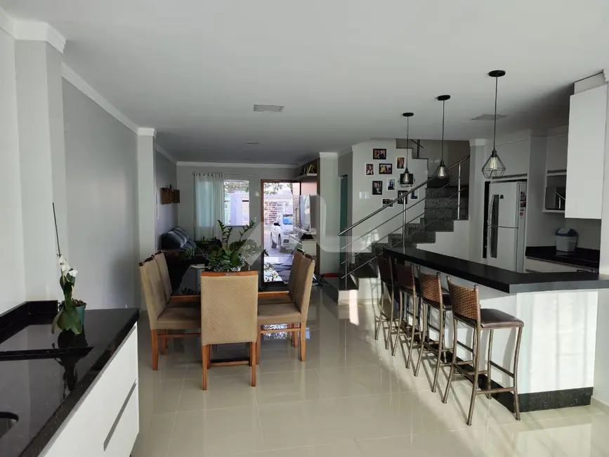 Sobrado com 2 quartos à venda, 131m2 em Jardim Pancera, Toledo - PR - imagem 3 Foto 3 de Sobrado com 2 quartos à venda, 131m2 em Jardim Pancera, Toledo - PR