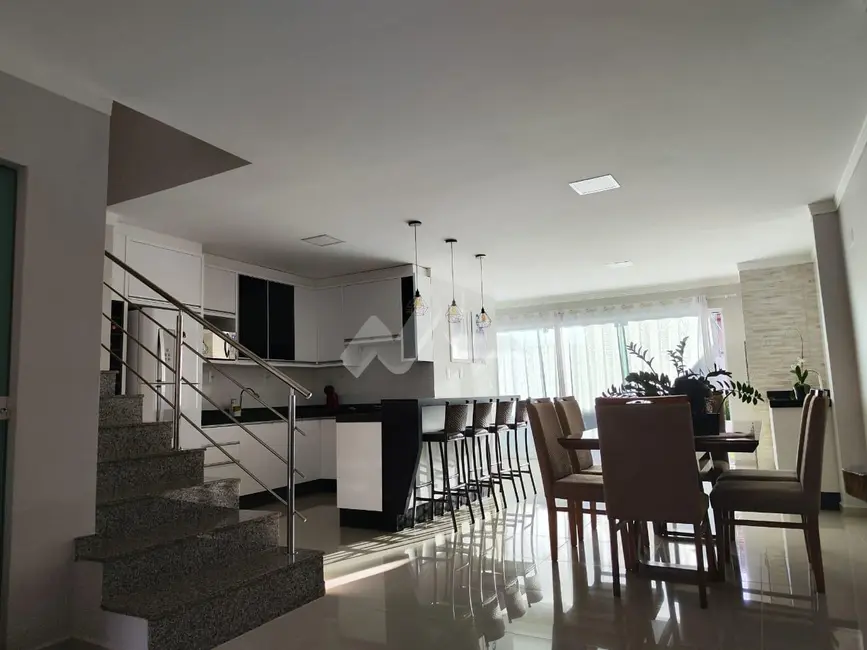 Sobrado com 2 quartos à venda, 131m2 em Jardim Pancera, Toledo - PR - imagem 6 Foto 6 de Sobrado com 2 quartos à venda, 131m2 em Jardim Pancera, Toledo - PR