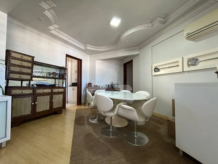 Apartamento com 2 quartos à venda, 136m2 em Centro, Toledo - PR - imagem 4 Foto 4 de Apartamento com 2 quartos à venda, 136m2 em Centro, Toledo - PR