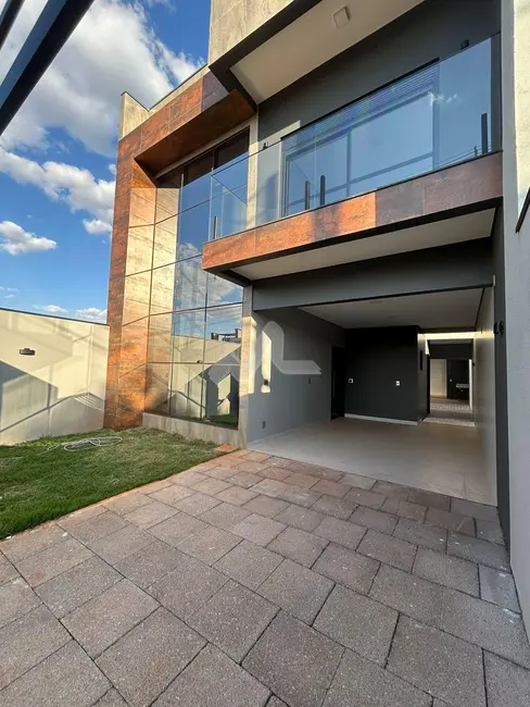 Sobrado com 2 quartos à venda, 174m2 em Tocantins, Toledo - PR - imagem 2 Foto 2 de Sobrado com 2 quartos à venda, 174m2 em Tocantins, Toledo - PR