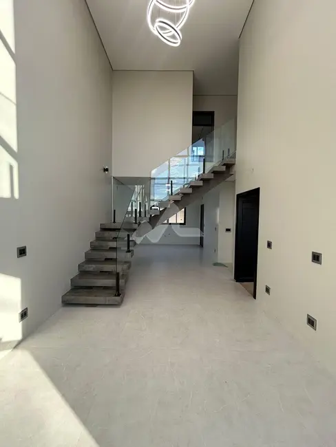 Sobrado com 2 quartos à venda, 174m2 em Tocantins, Toledo - PR - imagem 3 Foto 3 de Sobrado com 2 quartos à venda, 174m2 em Tocantins, Toledo - PR