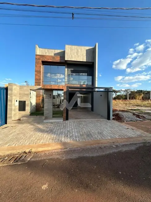 Foto 1 de Sobrado com 2 quartos à venda, 174m2 em Tocantins, Toledo - PR