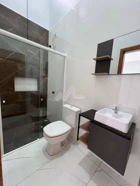 Casa com 1 quarto à venda, 107m2 em Jardim Coopagro, Toledo - PR - imagem 8 Foto 8 de Casa com 1 quarto à venda, 107m2 em Jardim Coopagro, Toledo - PR