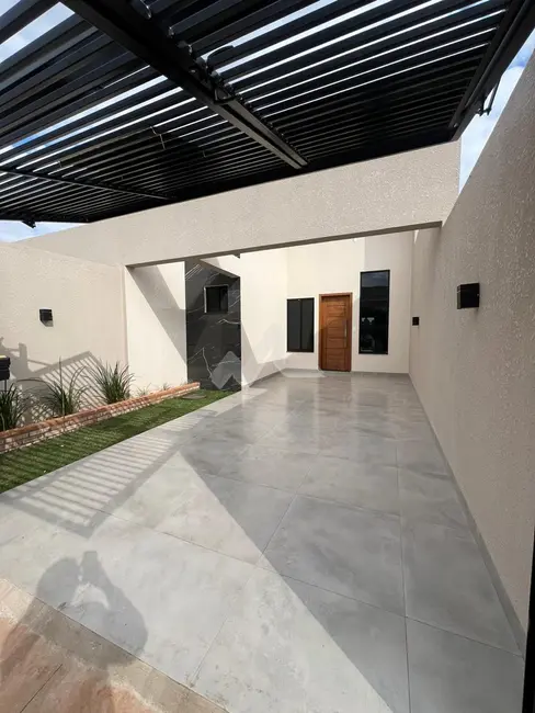 Casa com 1 quarto à venda, 107m2 em Jardim Coopagro, Toledo - PR - imagem 2 Foto 2 de Casa com 1 quarto à venda, 107m2 em Jardim Coopagro, Toledo - PR