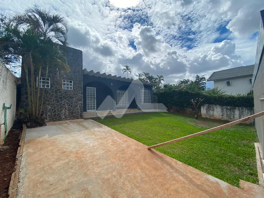 Casa com 2 quartos para alugar, 75m2 em Centro, Toledo - PR - imagem 1 Foto 1 de Casa com 2 quartos para alugar, 75m2 em Centro, Toledo - PR